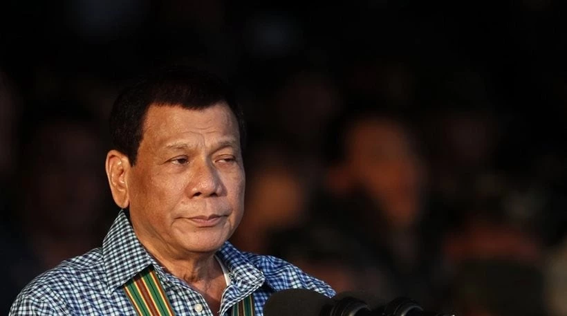 Εντολή-σοκ του Ντουτέρτε στους στρατιώτες του: «Να πυροβολείτε τις αντάρτισσες στο αιδοίο»